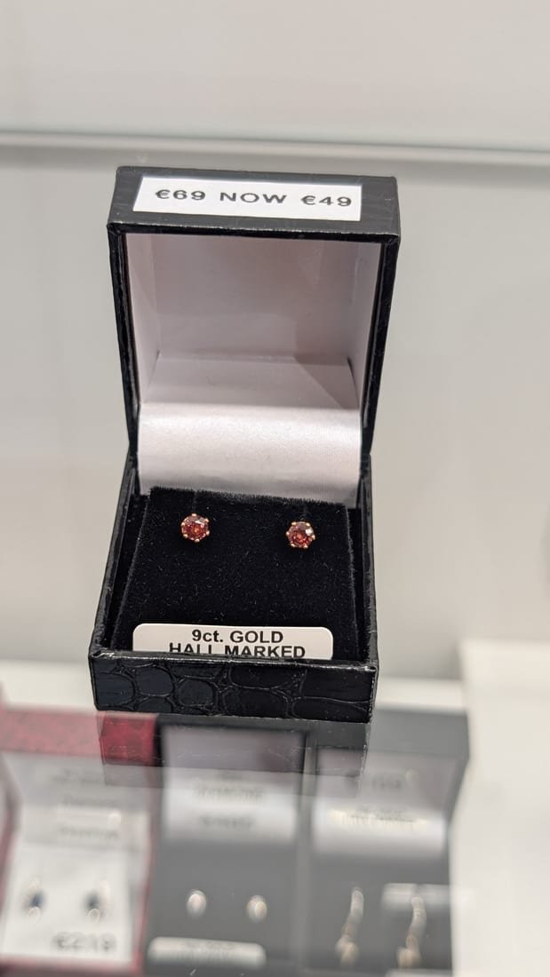 Garnet Studs, 9ct Gold, Garnet